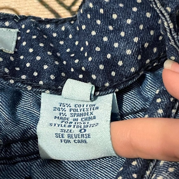 🫐ADORABLE POLKA-DOTED CUFFED DENIM SHORTS!🫐 - Picture 4 of 13